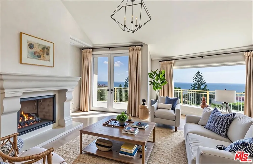 6051 Philip Avenue Malibu, CA 90265