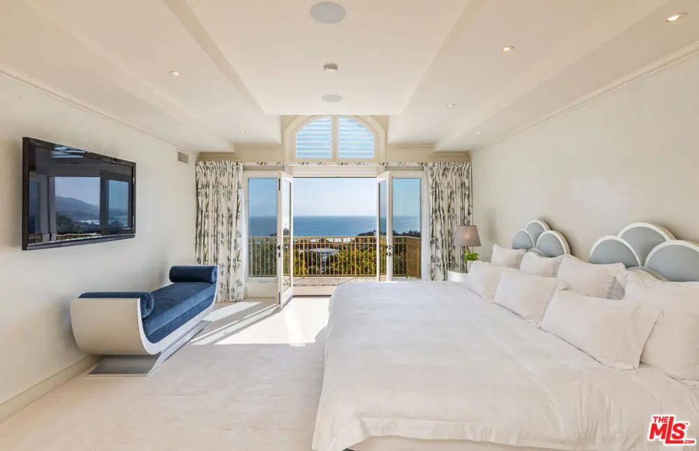 6051 Philip Avenue Malibu, CA 90265
