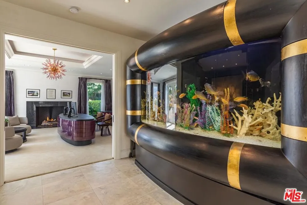 6051 Philip Avenue Malibu, CA 90265