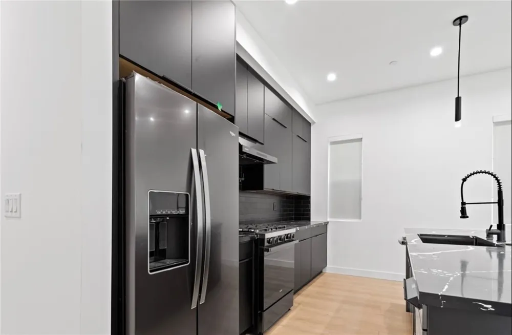 1807 Beloit Avenue #1 Los Angeles, CA 90025