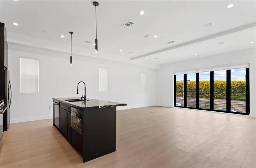 1807 Beloit Avenue #1 Los Angeles, CA 90025
