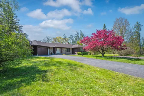 220 W Lower Pine Lake Court