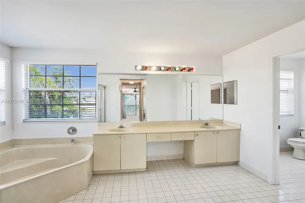 1933 SW 180th Ter Miramar, FL 33029