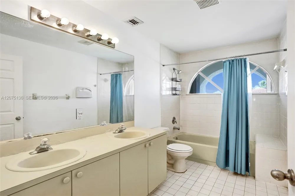 1933 SW 180th Ter Miramar, FL 33029