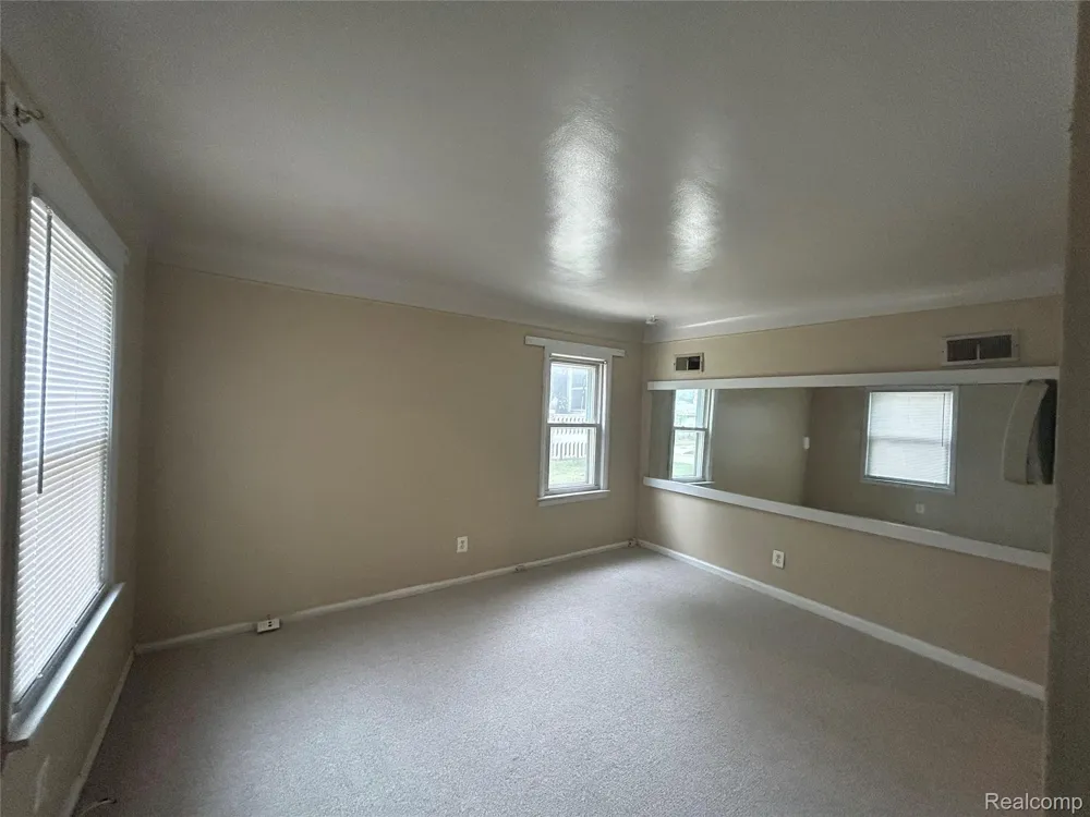 6160 McGuire Street Taylor City, MI 48180
