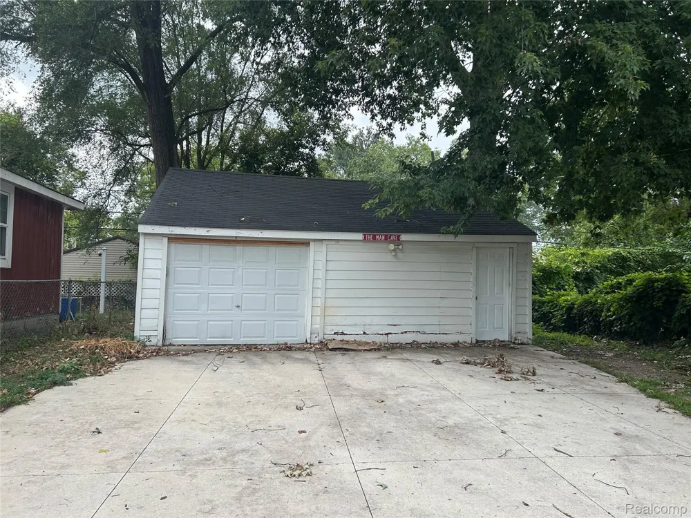 6160 McGuire Street Taylor City, MI 48180