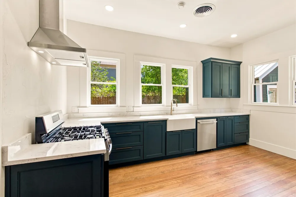 902 W Hopkins Street San Marcos, TX 78666