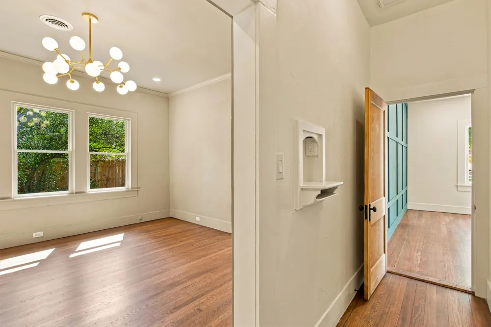 902 W Hopkins Street San Marcos, TX 78666