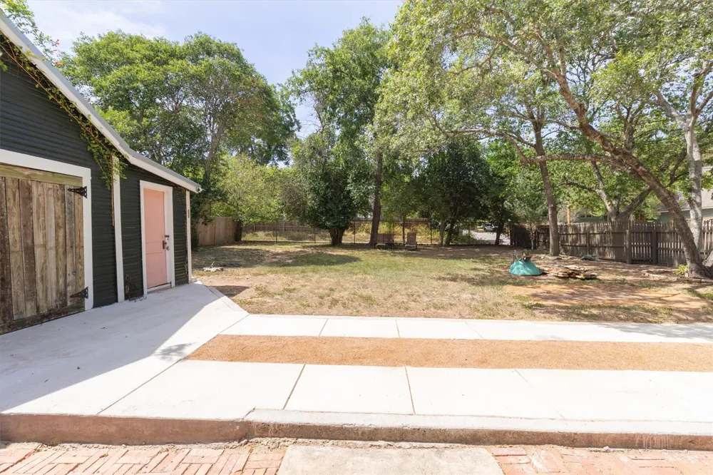 902 W Hopkins Street San Marcos, TX 78666