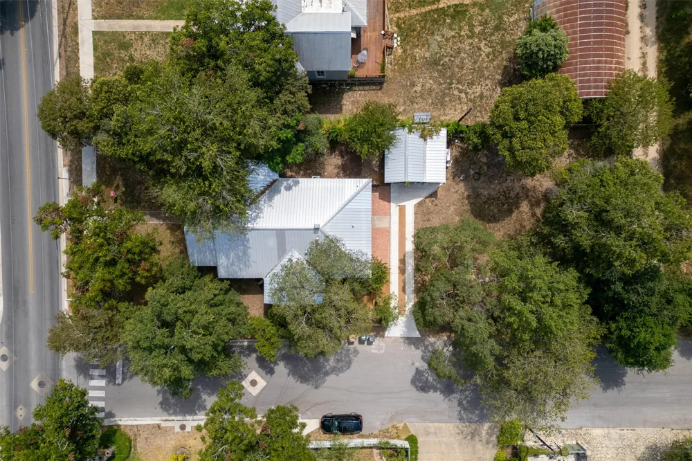 902 W Hopkins Street San Marcos, TX 78666