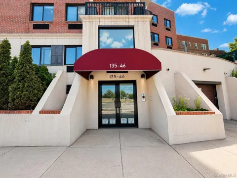 135-46 Grand Central Parkway