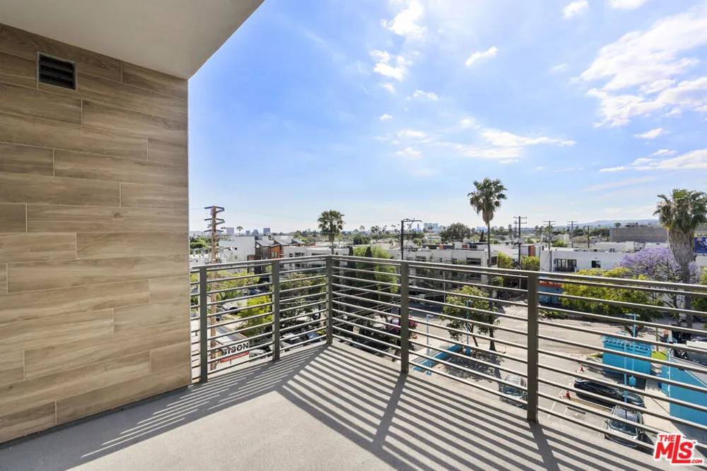 7428 Santa Monica Boulevard #204 West Hollywood, CA 90046