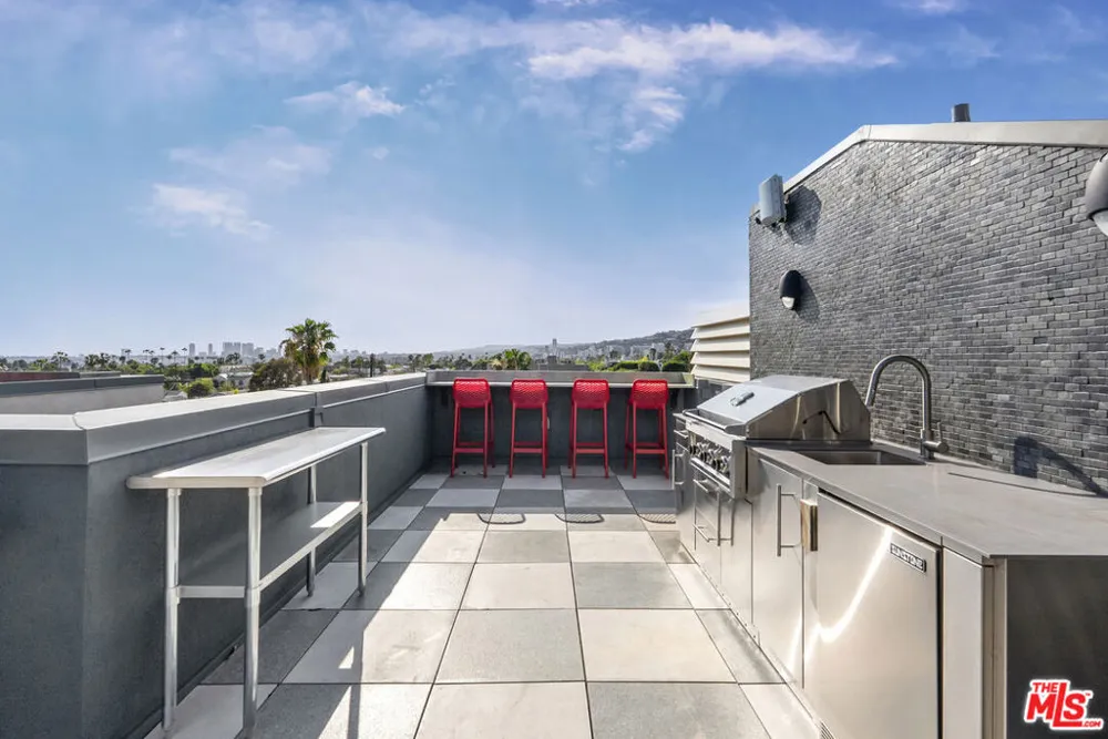 7428 Santa Monica Boulevard #204 West Hollywood, CA 90046