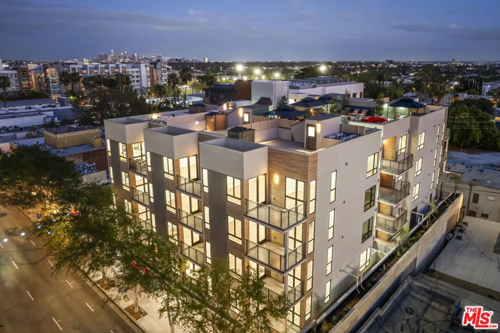 7428 Santa Monica Boulevard #204 West Hollywood, CA 90046