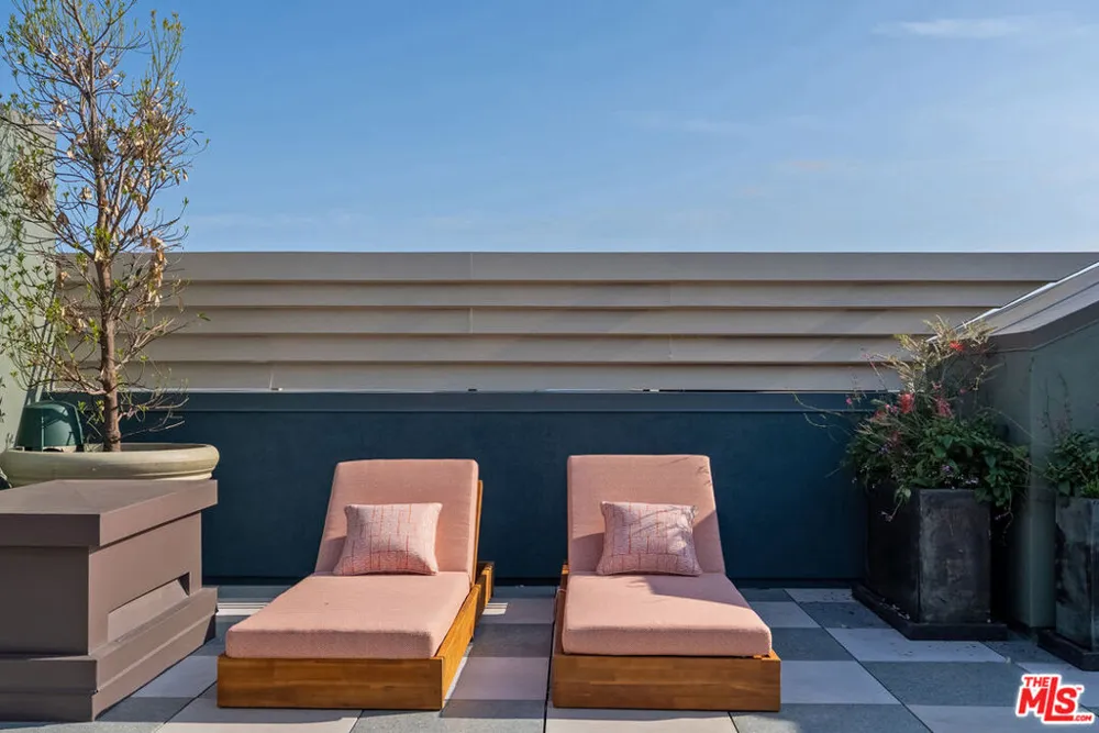 7428 Santa Monica Boulevard #204 West Hollywood, CA 90046