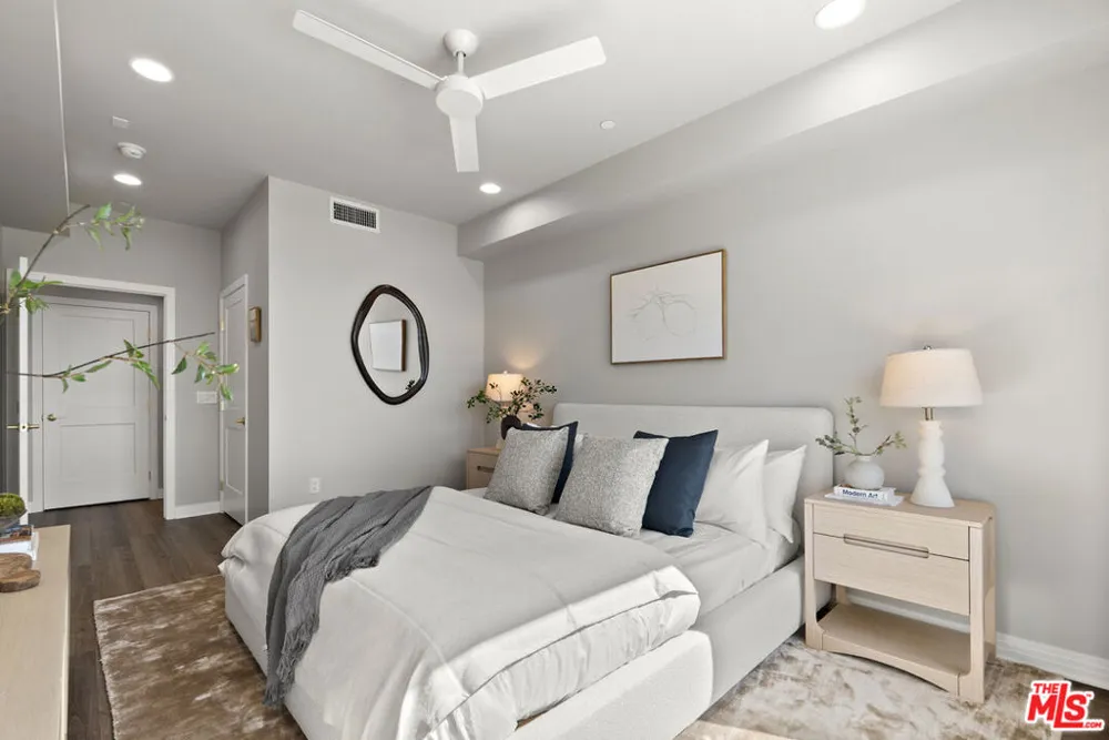 7428 Santa Monica Boulevard #204 West Hollywood, CA 90046
