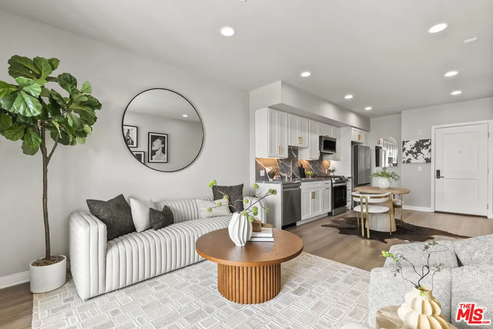 7428 Santa Monica Boulevard #204 West Hollywood, CA 90046