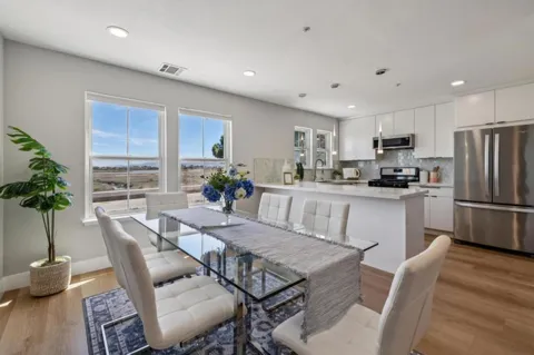 1121 Outrigger Lane