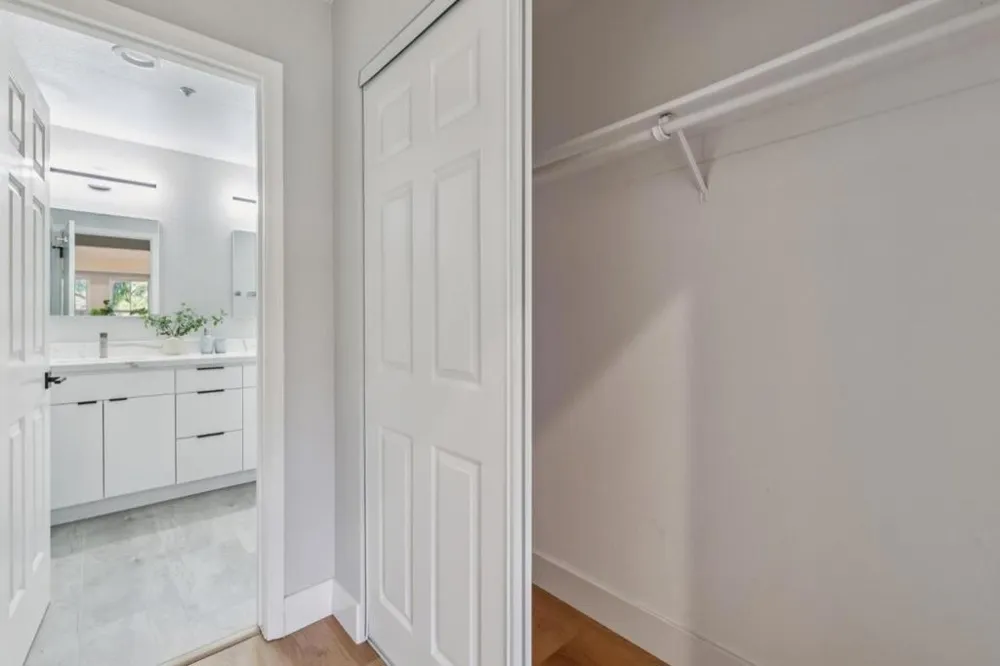 1121 Outrigger Lane Foster City, CA 94404