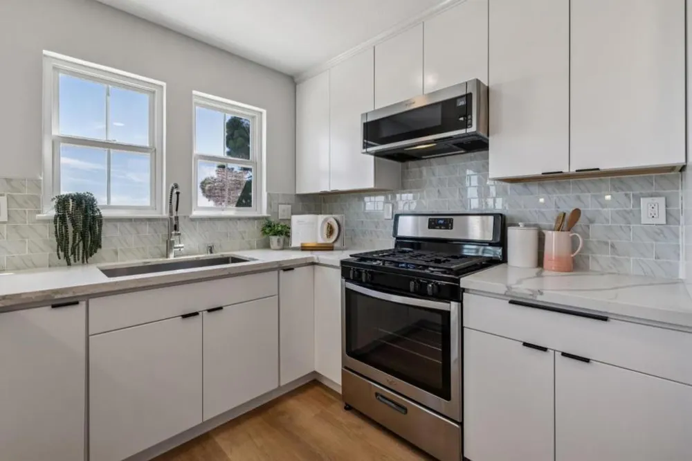 1121 Outrigger Lane Foster City, CA 94404