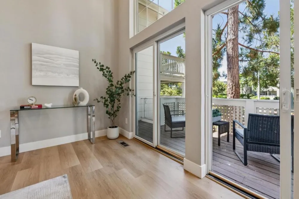 1121 Outrigger Lane Foster City, CA 94404