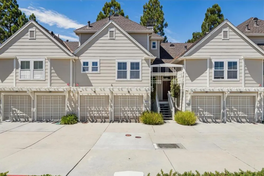 1121 Outrigger Lane Foster City, CA 94404