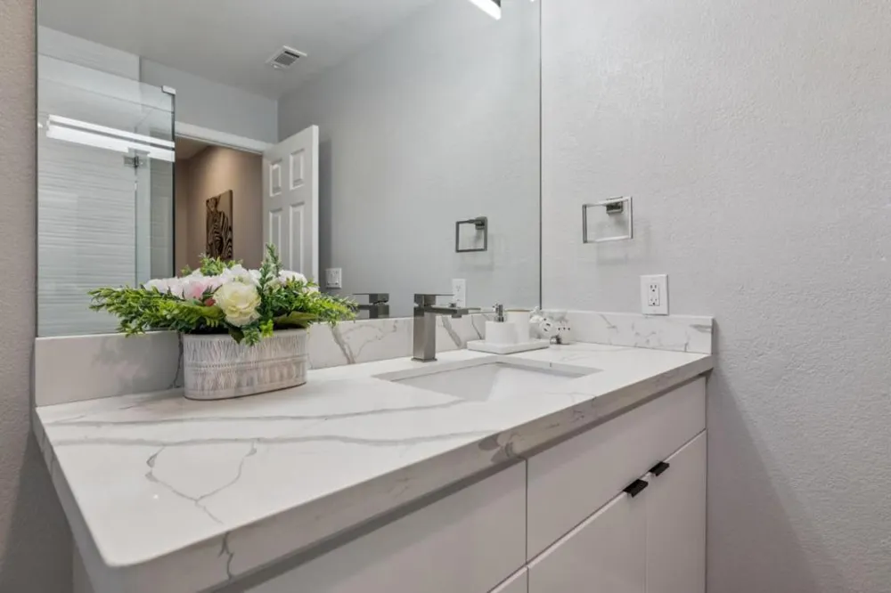 1121 Outrigger Lane Foster City, CA 94404