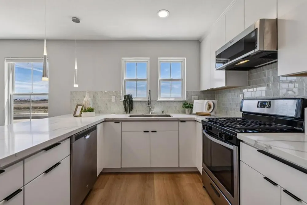 1121 Outrigger Lane Foster City, CA 94404
