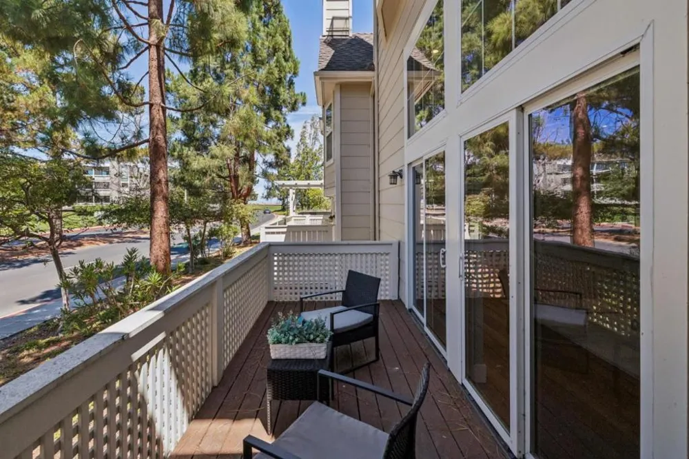 1121 Outrigger Lane Foster City, CA 94404