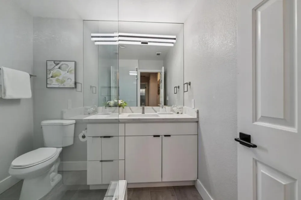 1121 Outrigger Lane Foster City, CA 94404