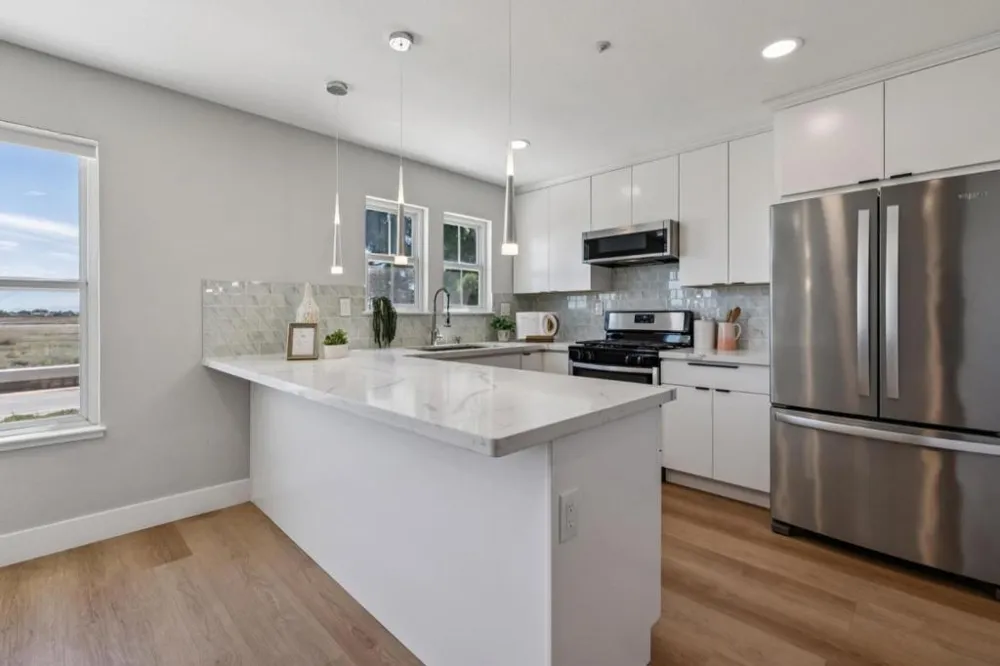 1121 Outrigger Lane Foster City, CA 94404