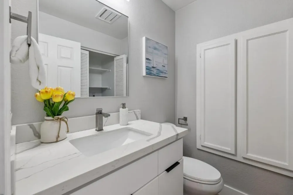 1121 Outrigger Lane Foster City, CA 94404