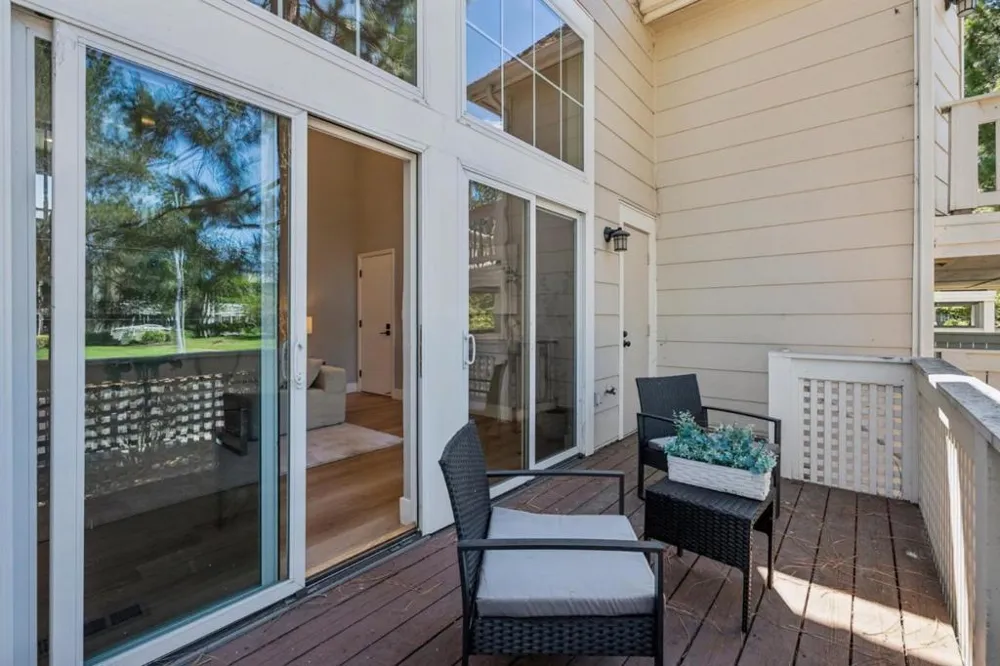 1121 Outrigger Lane Foster City, CA 94404