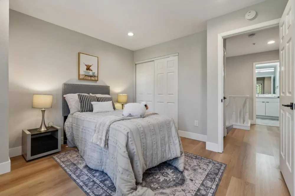 1121 Outrigger Lane Foster City, CA 94404