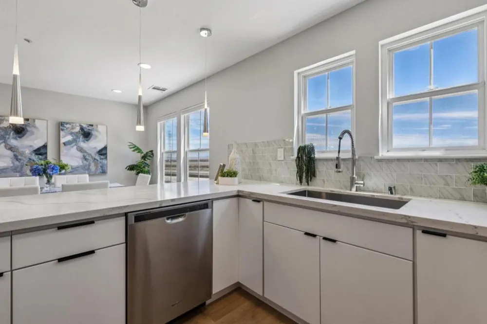 1121 Outrigger Lane Foster City, CA 94404