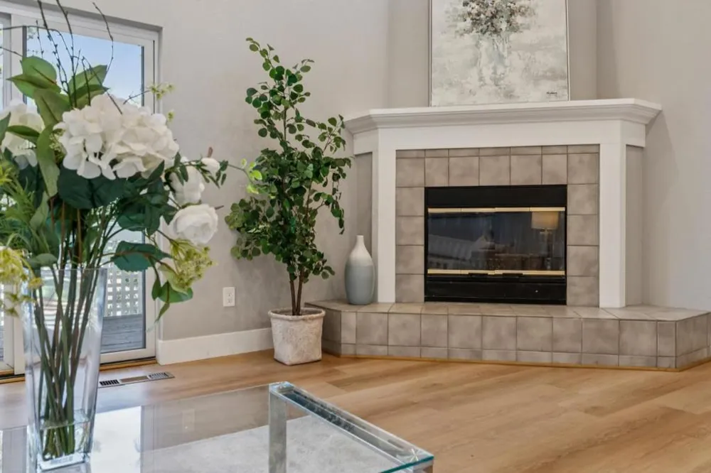 1121 Outrigger Lane Foster City, CA 94404