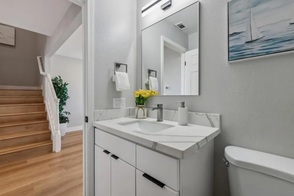 1121 Outrigger Lane Foster City, CA 94404