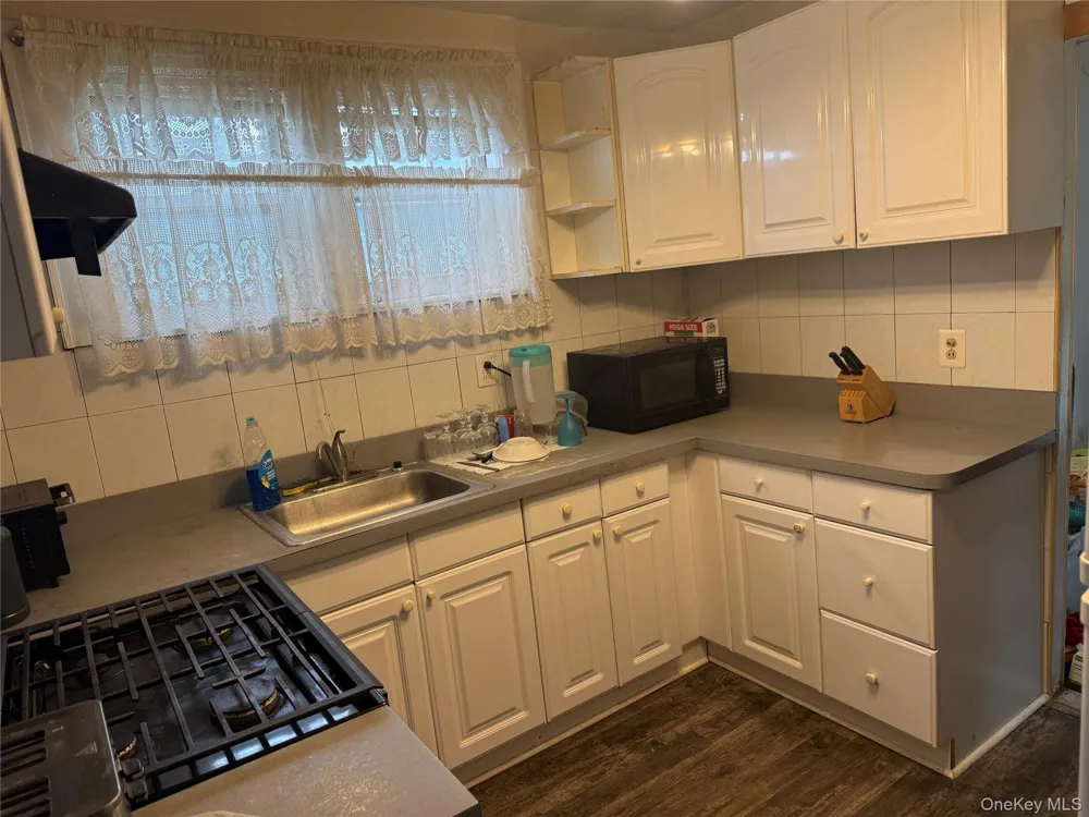 24 Washington Avenue Amityville, NY 11701