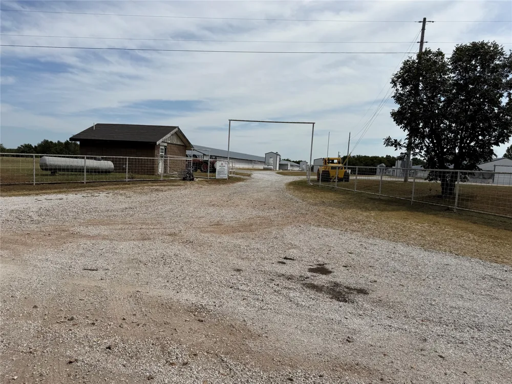 471683 610 ROAD Watts, OK 74964