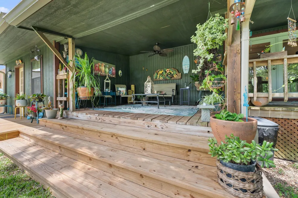 203 Chipmunk Trail Shepherd, TX 77371