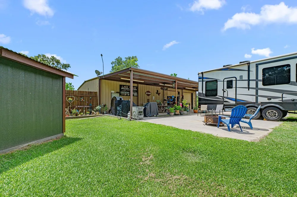203 Chipmunk Trail Shepherd, TX 77371