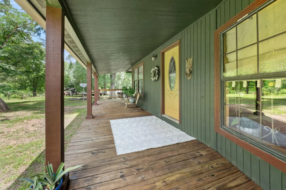 203 Chipmunk Trail Shepherd, TX 77371