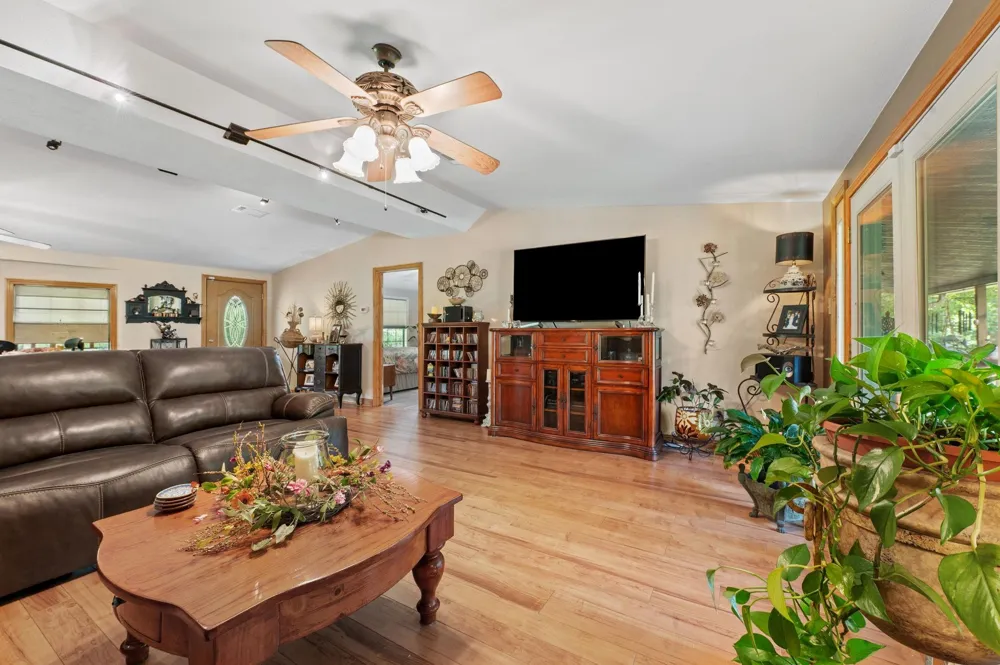 203 Chipmunk Trail Shepherd, TX 77371