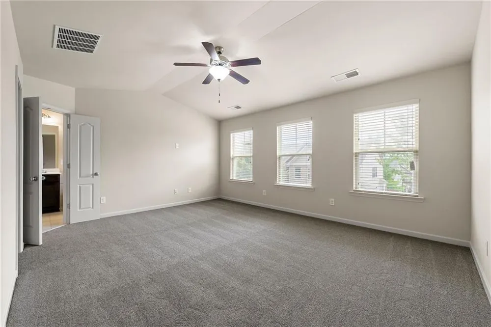 2462 Whiteoak Run SE #18 Smyrna, GA 30080