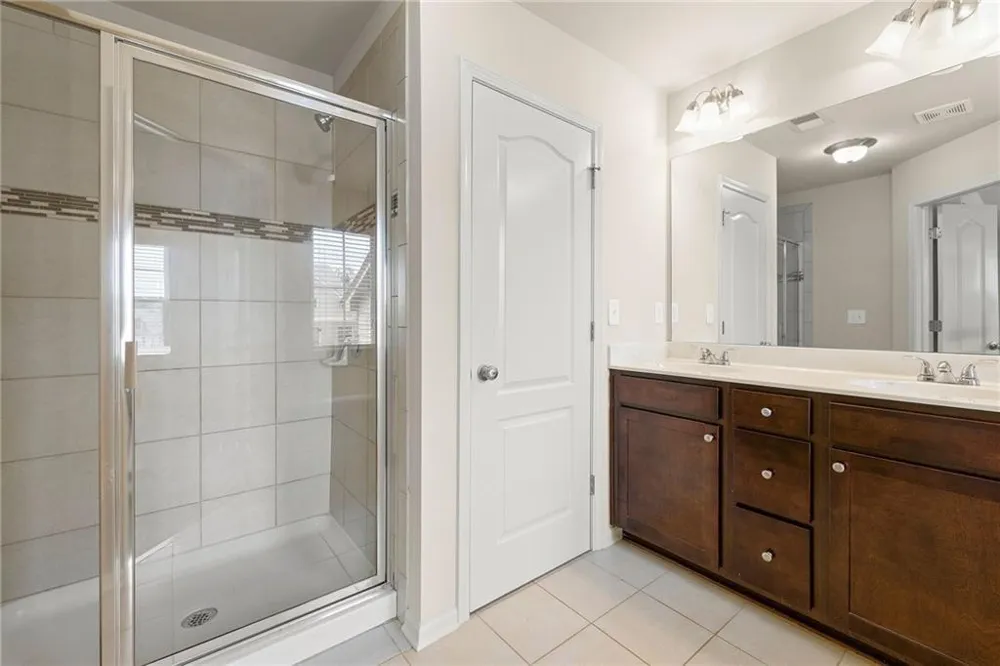 2462 Whiteoak Run SE #18 Smyrna, GA 30080