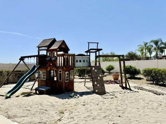 7524 Aplin Street Highland, CA 92346