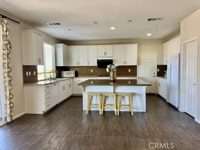 7524 Aplin Street Highland, CA 92346