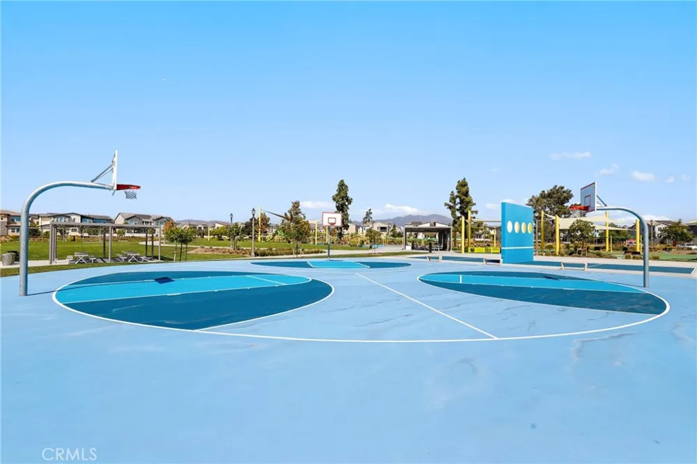 171 Junco Irvine, CA 92618