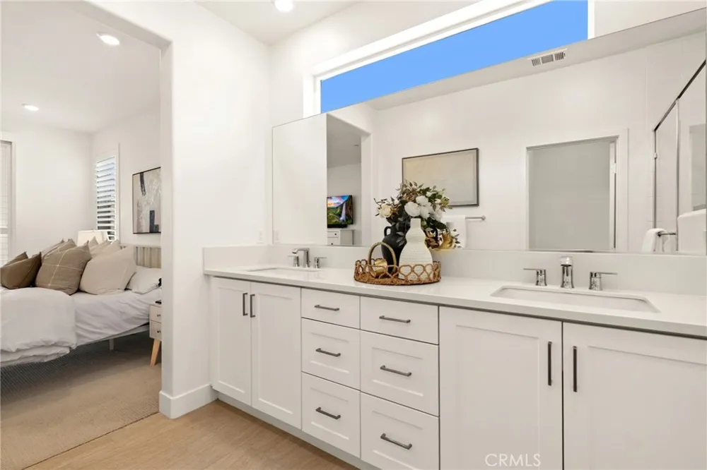 171 Junco Irvine, CA 92618
