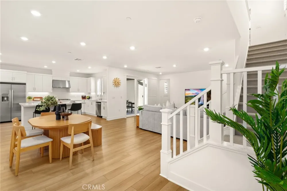 171 Junco Irvine, CA 92618